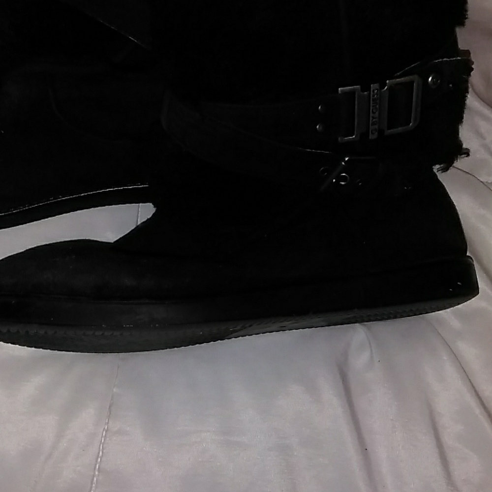 Guess boots